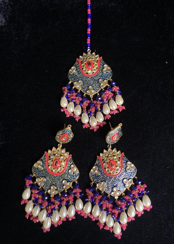 Pink & blue Rajasthan blooms: Captivating Jaipuri teeka set with shimmering details.