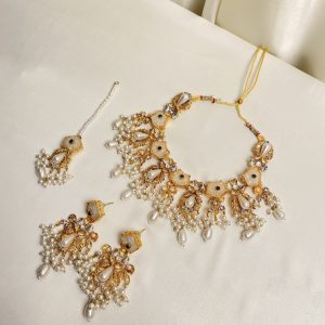 Luminous Elegance: A Sugar Stone Necklace Set in Ivory