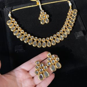 Meena kari kundan set
