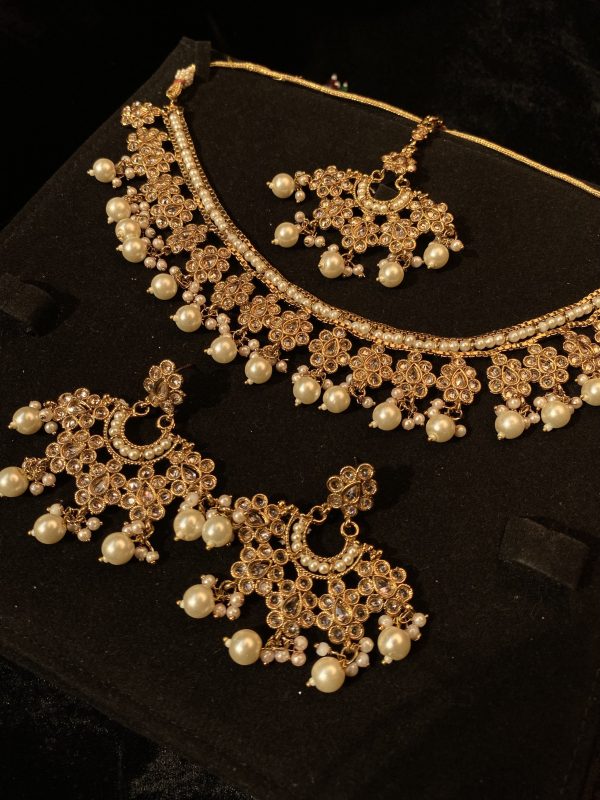 The Kundan Meher Set with pearl