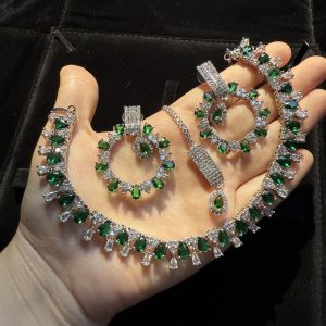 Rea Zircon Set in Green and Silver.