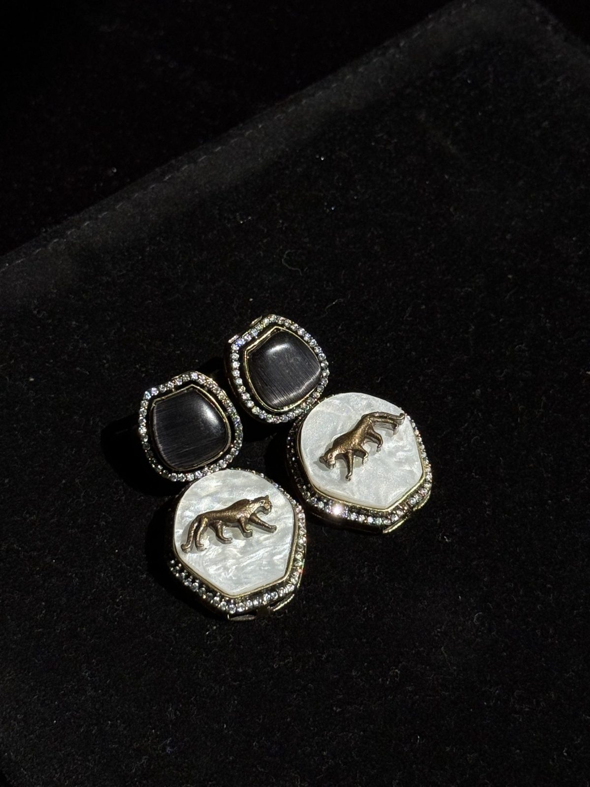 Gemstone & Tiger Motif Stud Earrings in black