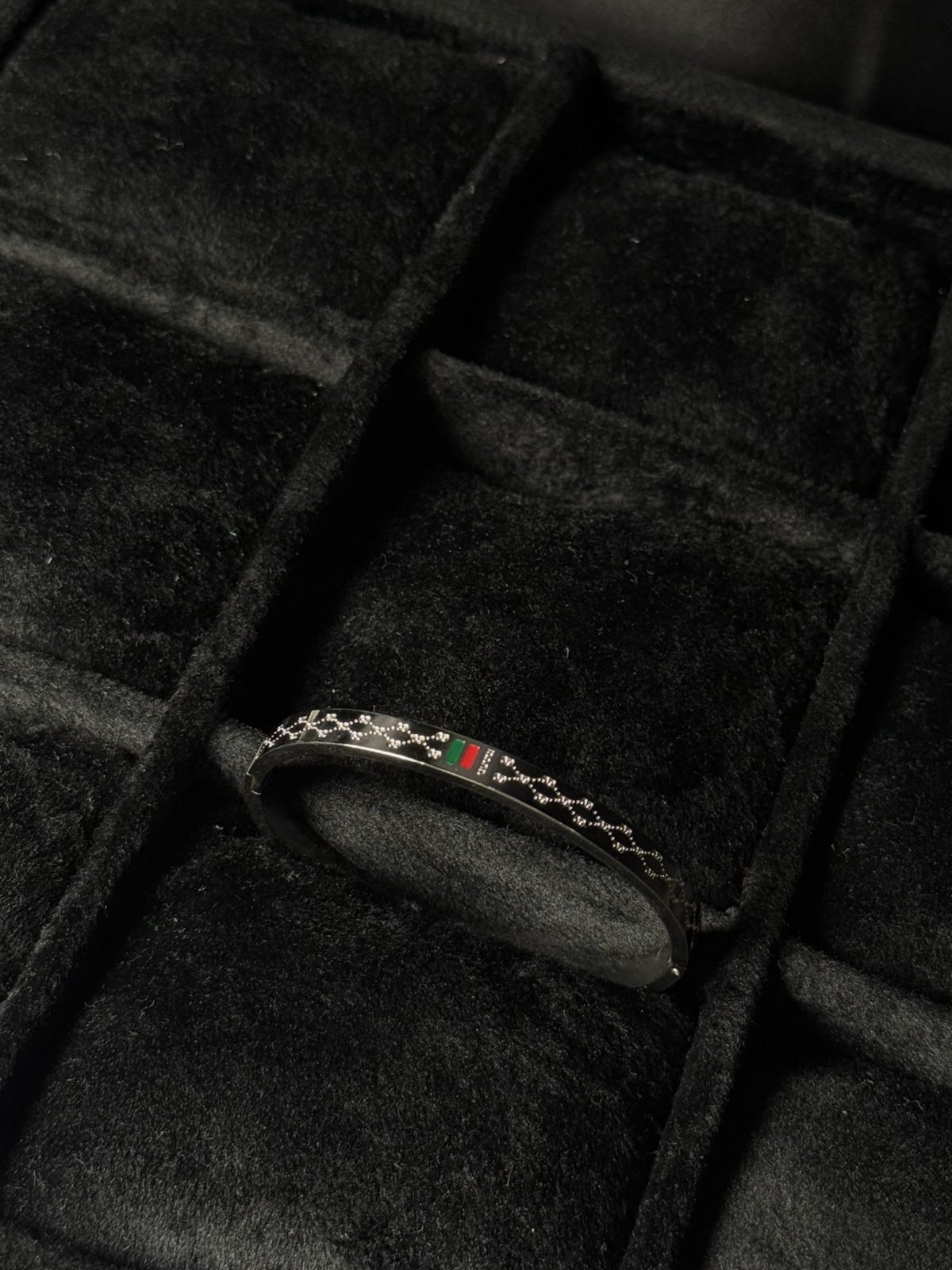 Striped Motif Bangle Bracelet Gucci Inspired in silver