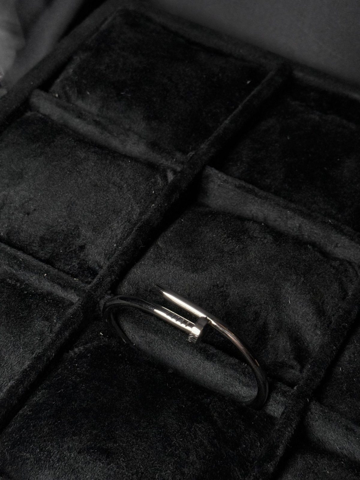 Nail Head Bangle Bracelet Cartier Juste un Clou