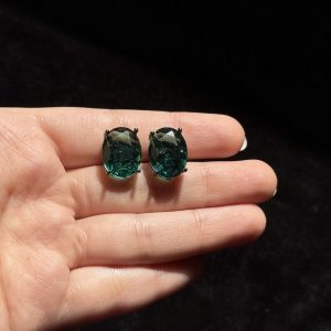 Oval shaped small studs green