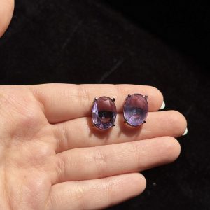 Oval shaped small studs lilac