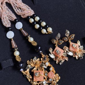 Peach Sugarstone Mala set with earring