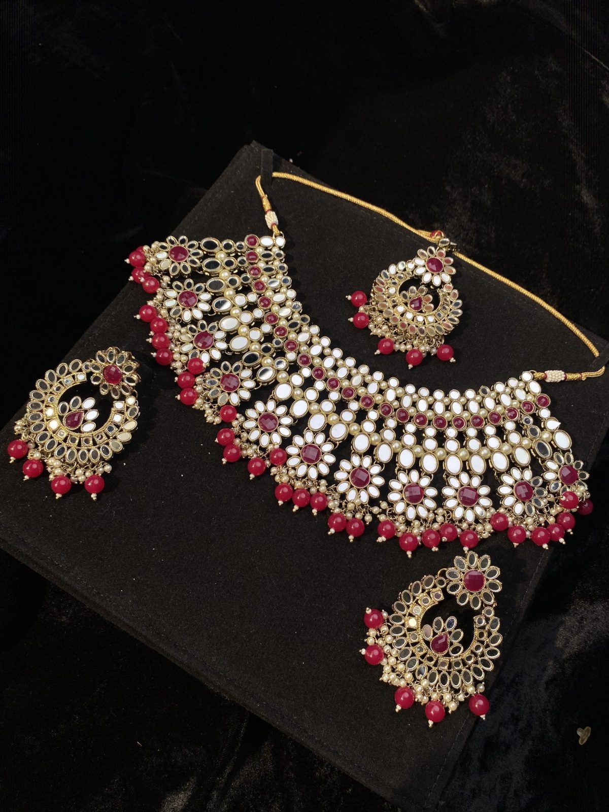 Mirror Radiance Sheesha Necklace Set Magenta