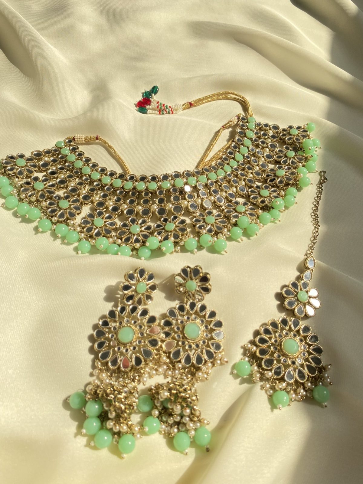 Mirror Radiance Sheesha Necklace Set Mint Green