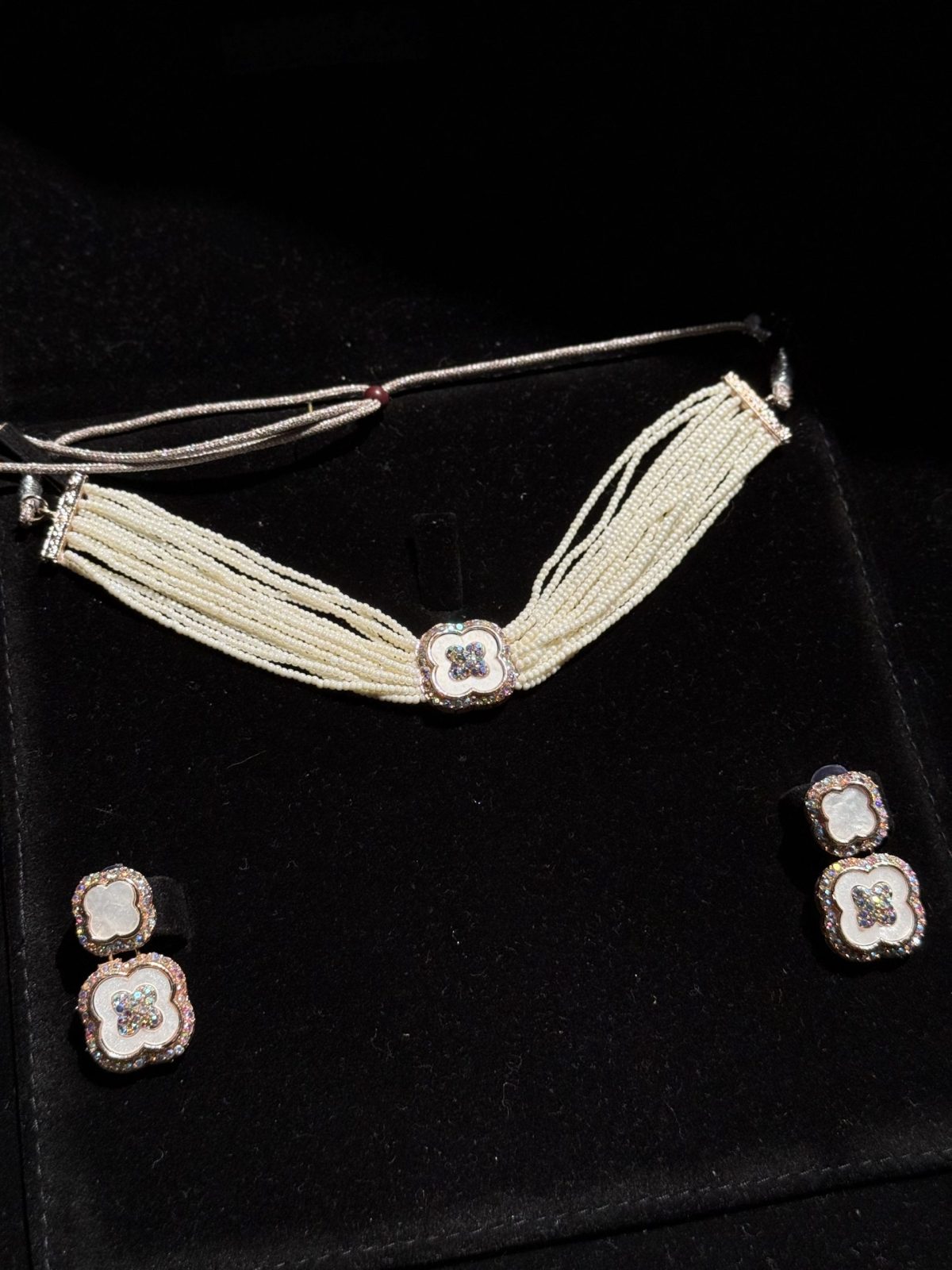 White Enamel Clover Jewelry Set