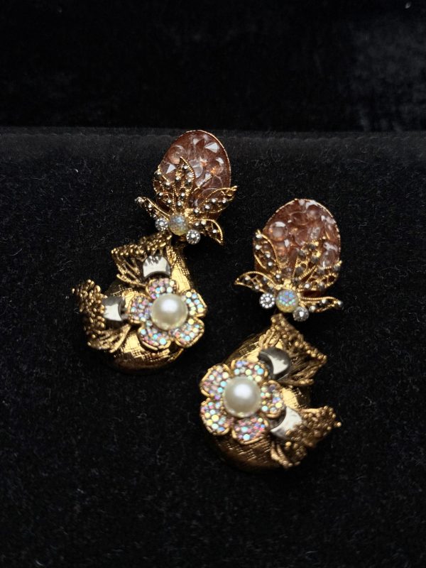 Aurelia Bloom Pearl Earrings with gold frame and crystals in Champagne