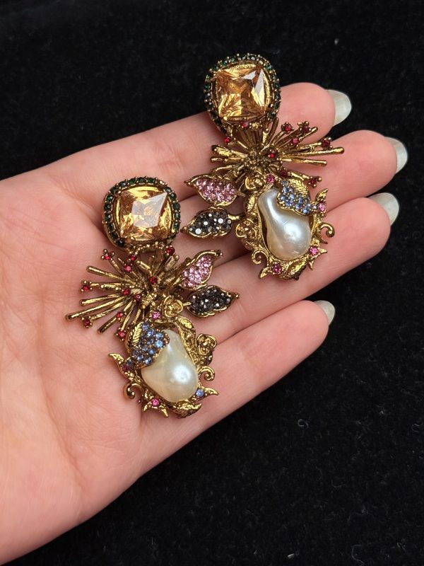 Dewdrop Pearl Earrings with crystal accents in Champagne