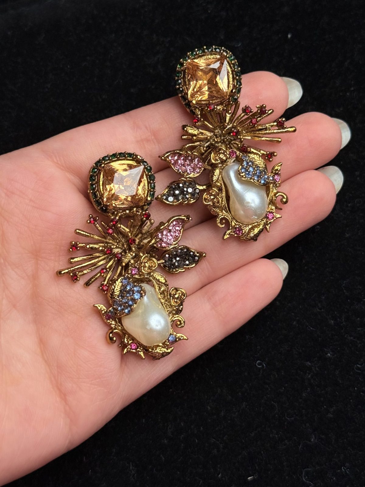 Dewdrop Pearl Earrings with crystal accents in Champagne