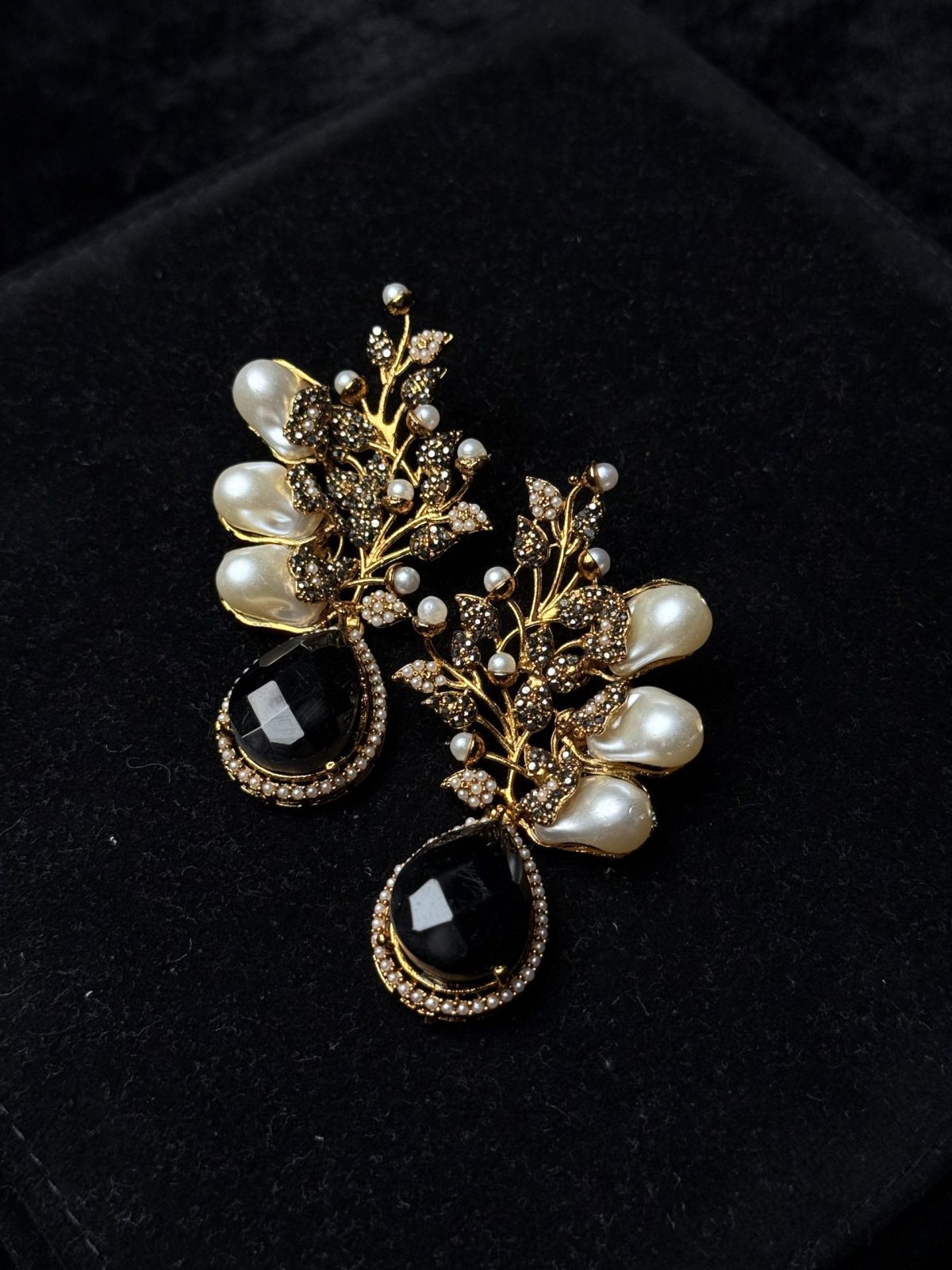 Elora Bloom Pearl & Gem Drop Earrings black