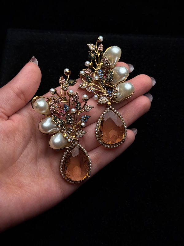 Elora Bloom Pearl & Gem Drop Earrings champagne