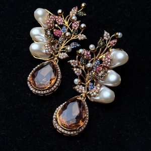 Elora Bloom Pearl & Gem Drop Earrings champagne