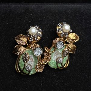 Honey Bloom Pearl Earrings with gold frame in Sea Green