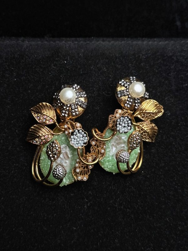 Honey Bloom Pearl Earrings with gold frame in Sea Green