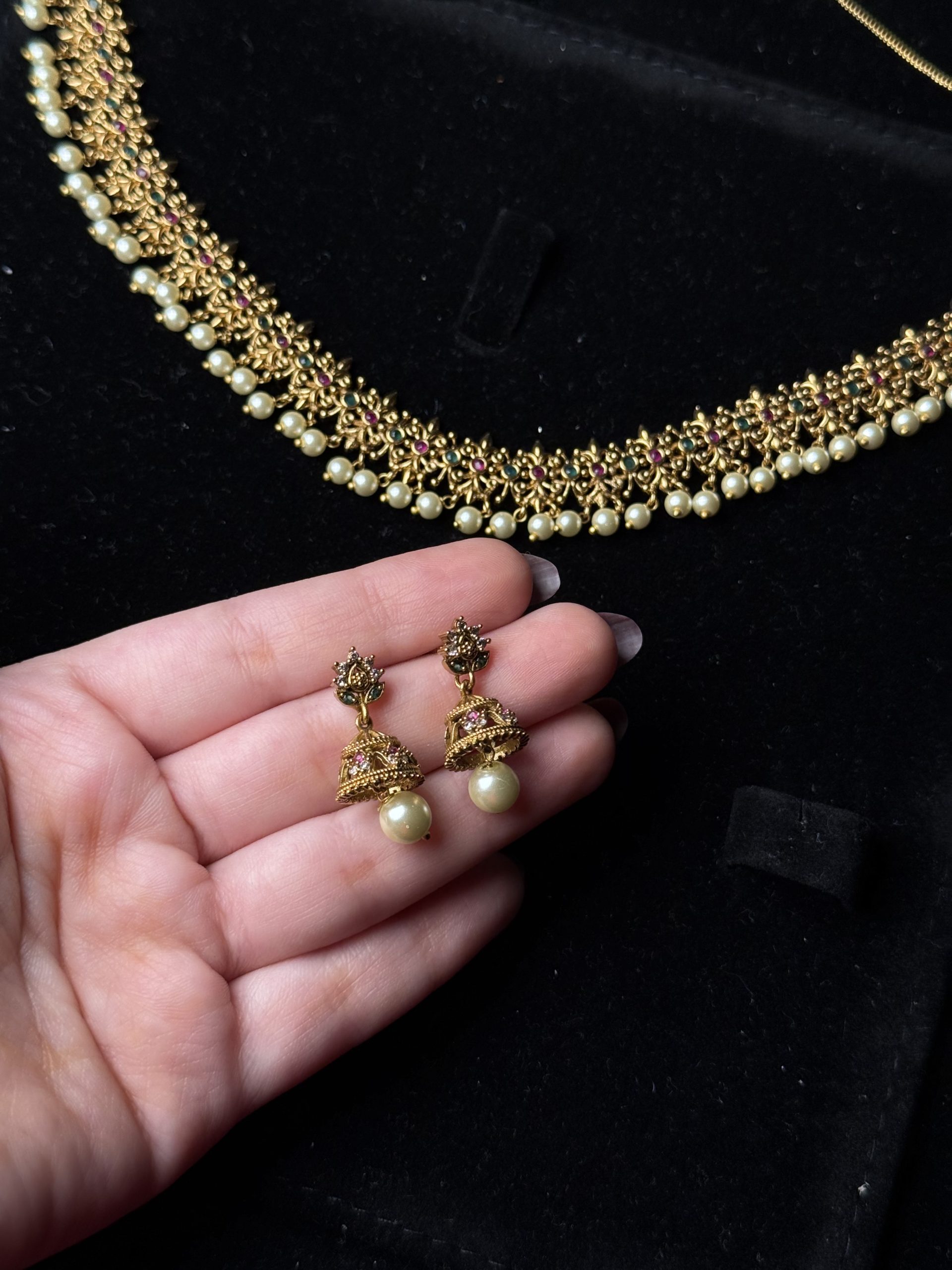 Esha Antique Pearl & Gem Choker Set