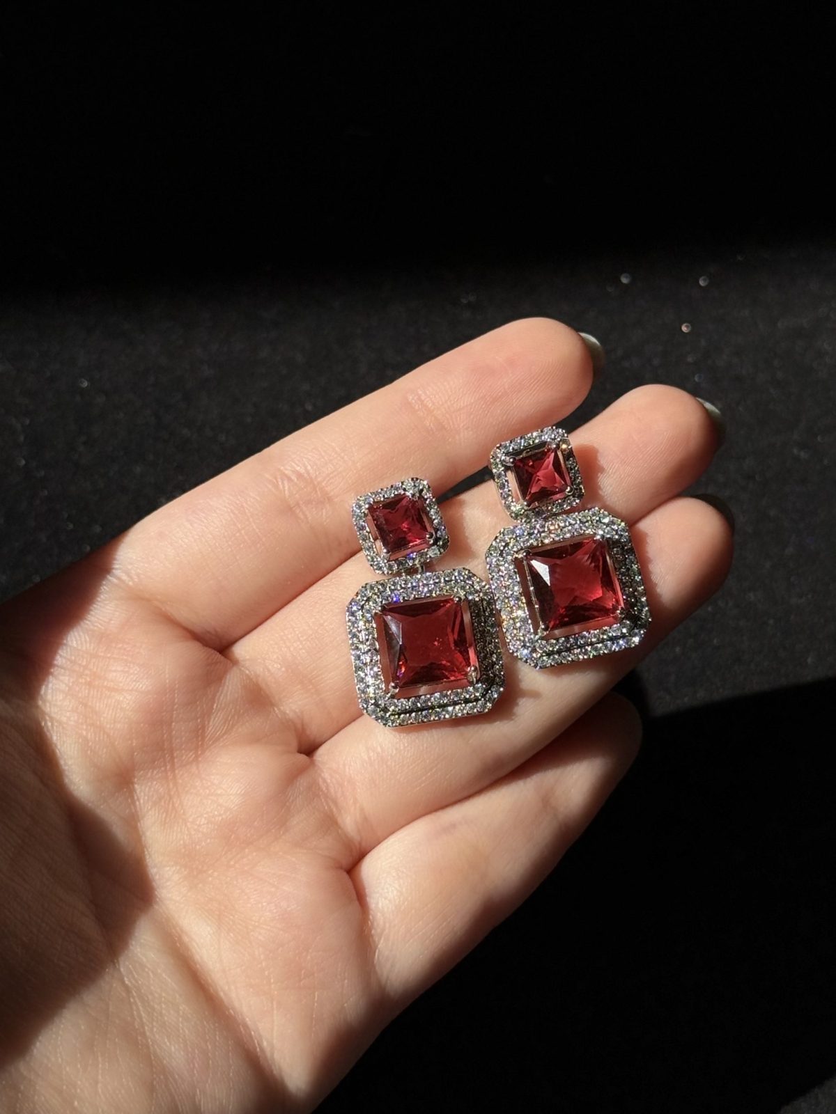 Square Cushion Crystal Stud red