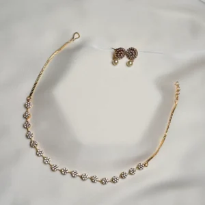 Dainty gold string with studs