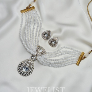 Pearlescent Grace Choker