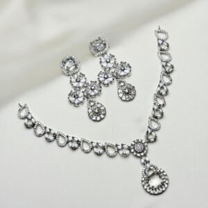 Solaria Halo Set in silver with clear statement pendant and matching drop earrings
